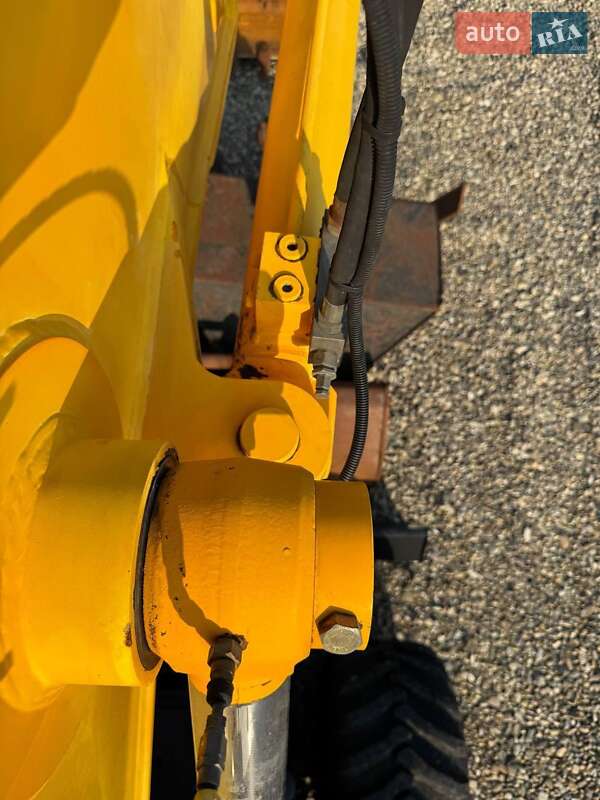 Колесный экскаватор JCB JS 175 2007 в Черновцах