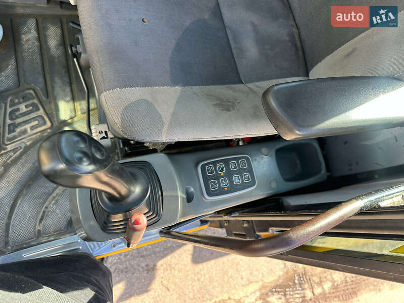 Колесный экскаватор JCB JS 175 2008 в Киеве