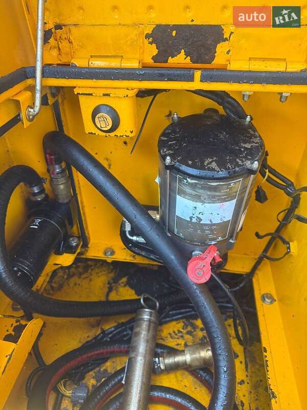 Колесный экскаватор JCB JS 175 2008 в Пасеки-Зубрицкие