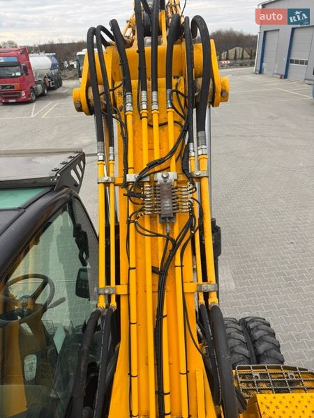 Колесный экскаватор JCB JS 175 2011 в Львове