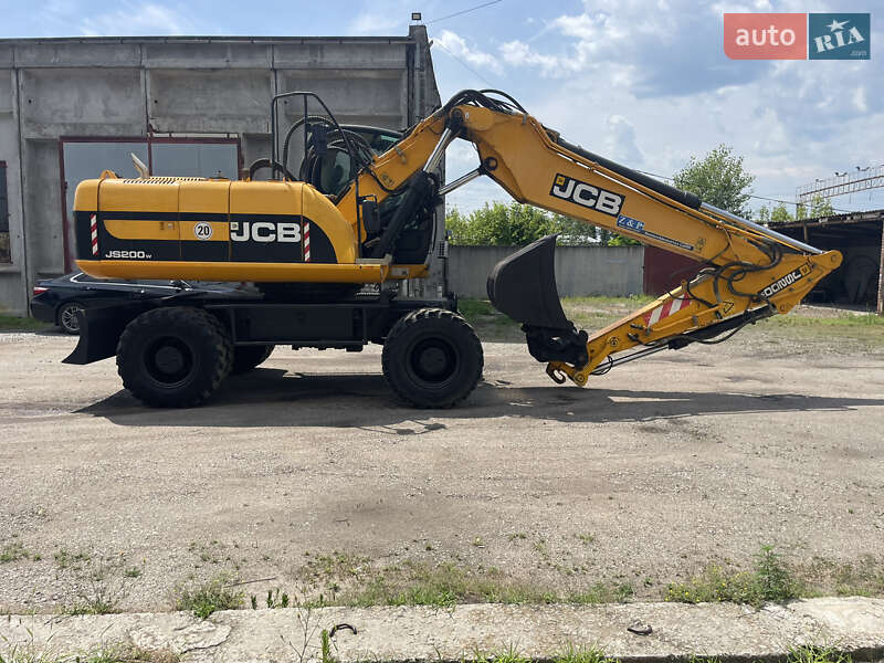 Колесный экскаватор JCB JS 200 2012 в Кременчуге