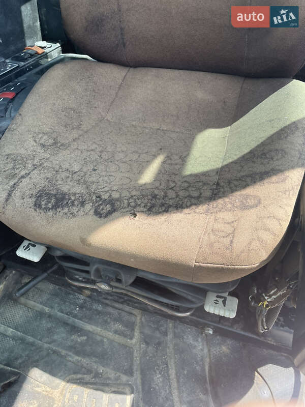 Колесный экскаватор JCB JS 200 2012 в Кременчуге