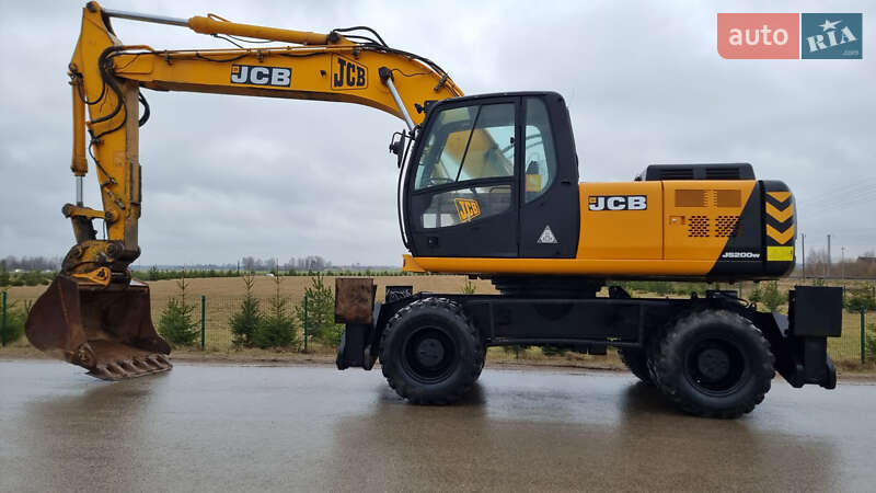 Колесный экскаватор JCB JS 200 2005 в Беляевке