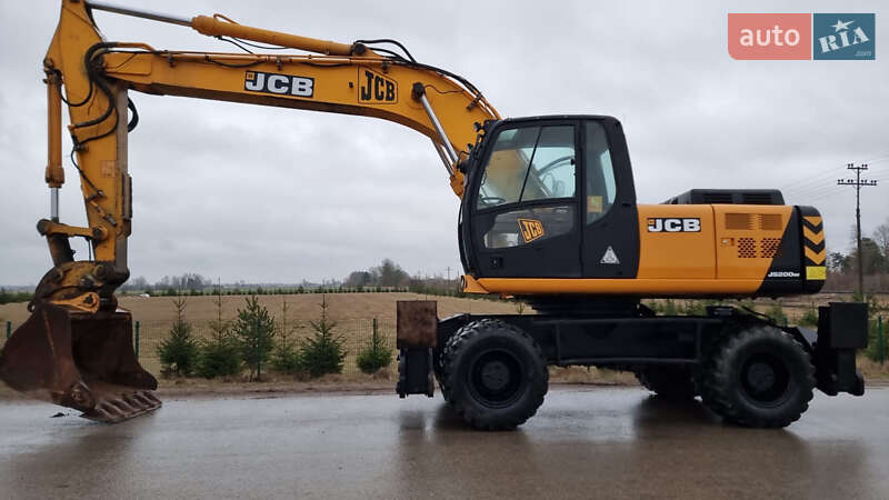 Колесный экскаватор JCB JS 200 2005 в Беляевке