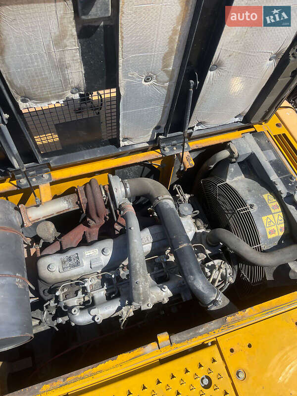 Гусеничний екскаватор JCB JS 200 2007 в Львові фото 12 Гусеничний екскаватор JCB JS 200 2007 в Львові