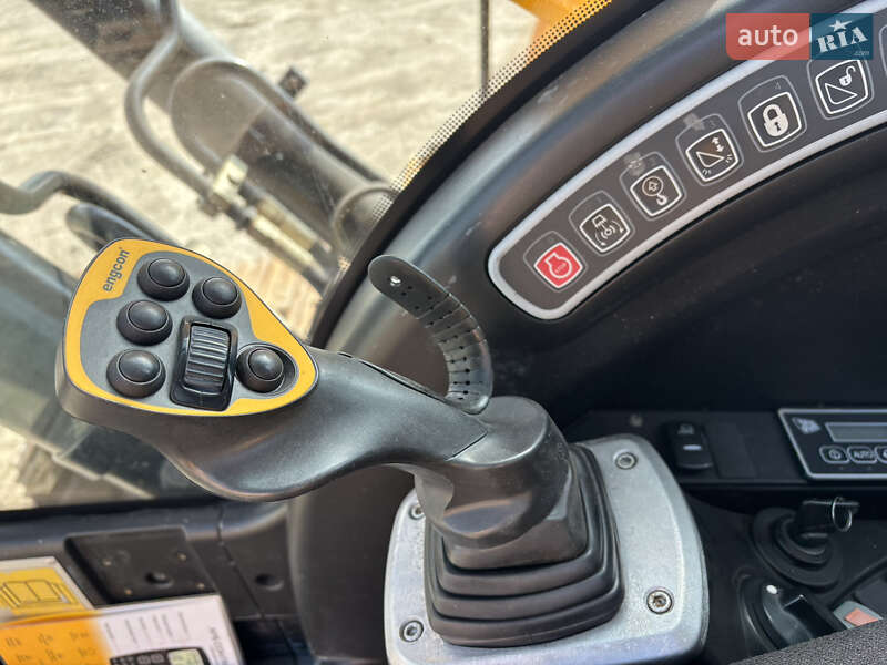 Гусеничный экскаватор JCB JS 200 2012 в Львове