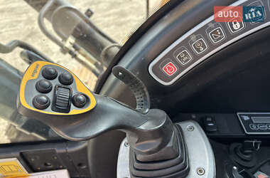 Гусеничный экскаватор JCB JS 200 2012 в 