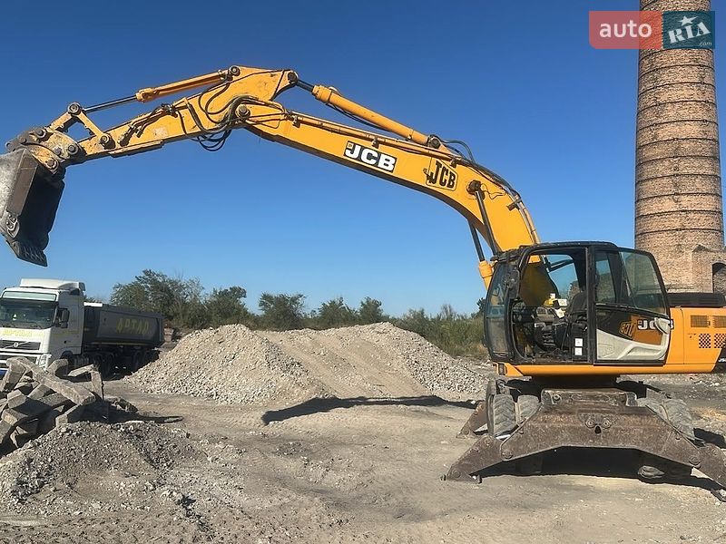 Колесный экскаватор JCB JS 200W 2004 в Арцизе