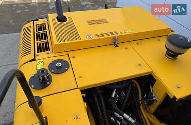 Гусеничний екскаватор JCB JS 205 2025 в 