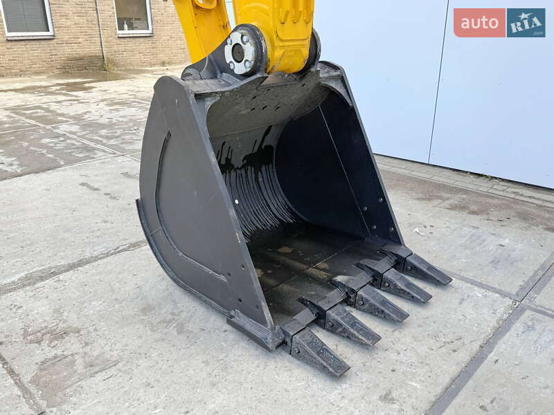 Гусеничний екскаватор JCB JS 205 2025 в Києві