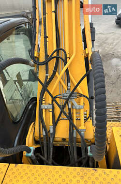 Гусеничный экскаватор JCB JS 210 2012 в 
