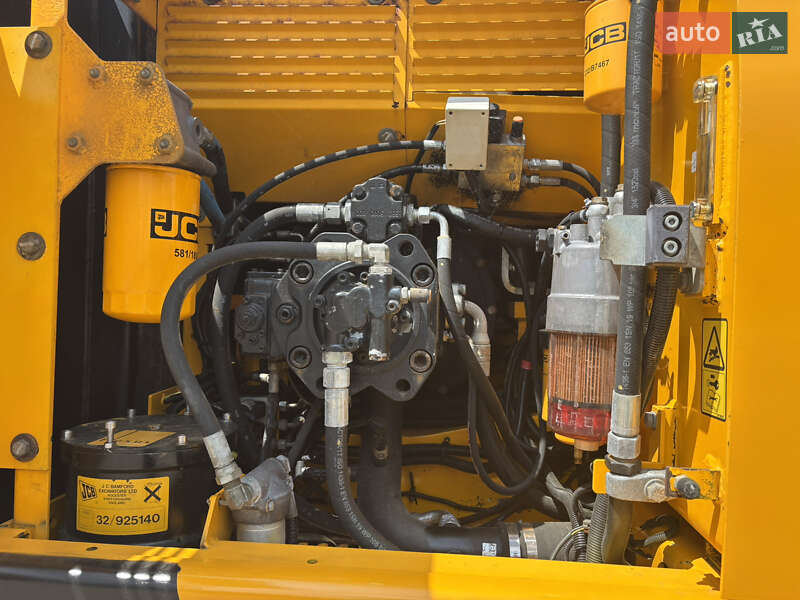 Гусеничный экскаватор JCB JS 210 2013 в Львове