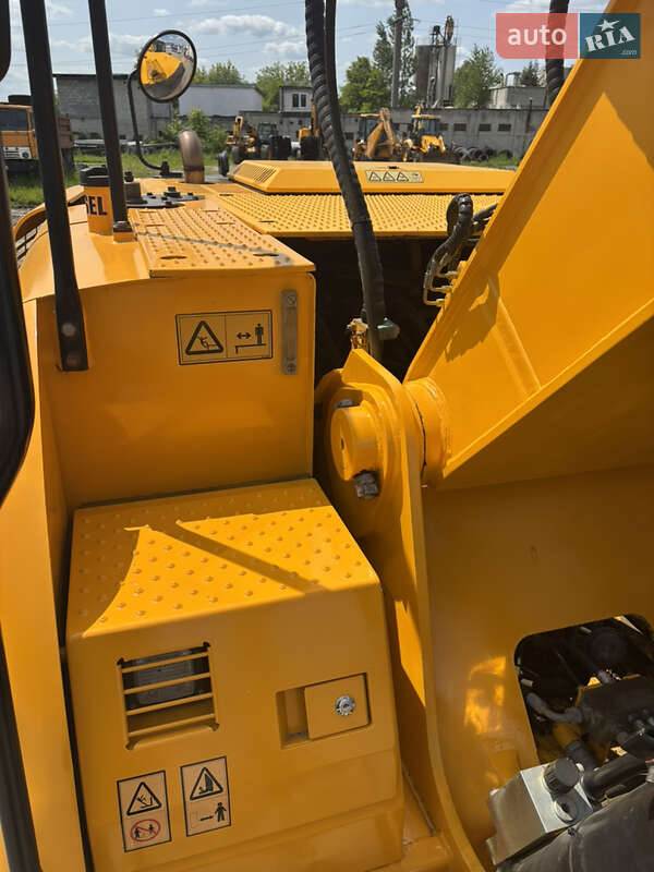 Гусеничный экскаватор JCB JS 210 2013 в Львове