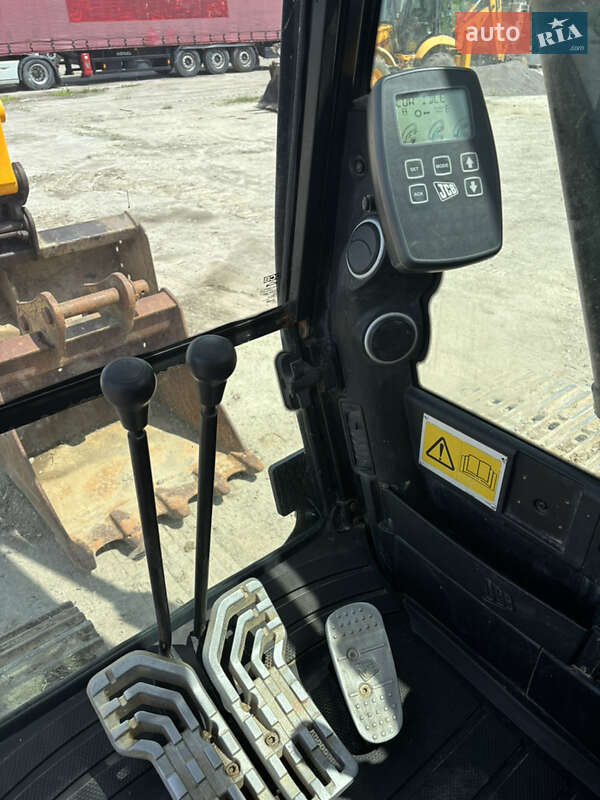 Гусеничный экскаватор JCB JS 210 2013 в Львове