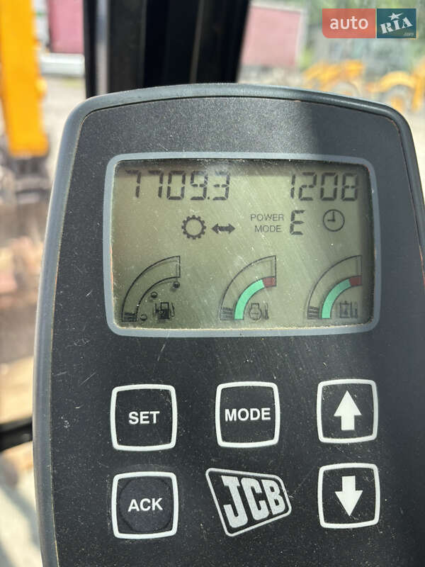 Гусеничный экскаватор JCB JS 210 2013 в Львове