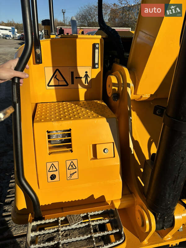 Гусеничный экскаватор JCB JS 210 2012 в Львове