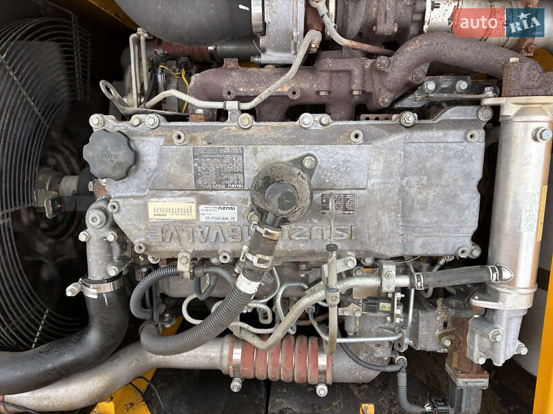 Гусеничный экскаватор JCB JS 210 2012 в Львове