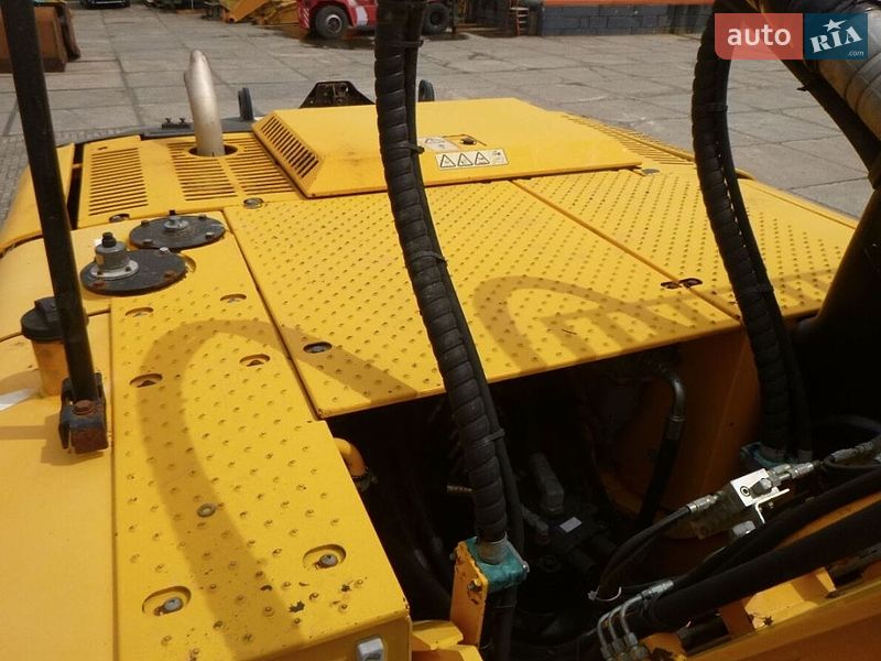 Экскаватор погрузчик JCB JS 210 2013 в Харькове