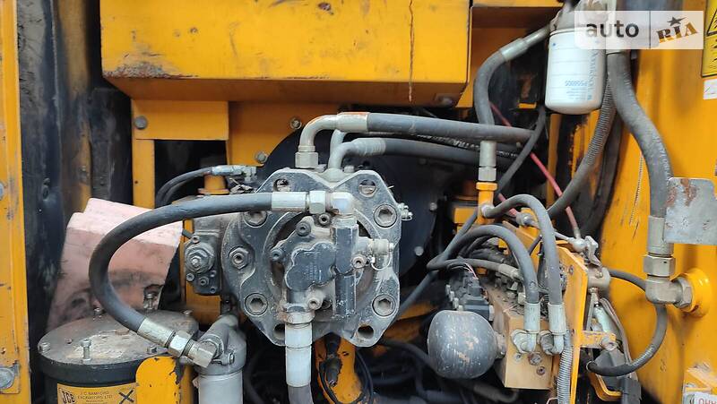 Гусеничный экскаватор JCB JS 220 2006 в Киеве