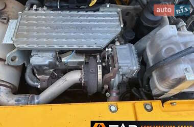Гусеничний екскаватор JCB JS 220 2015 в 