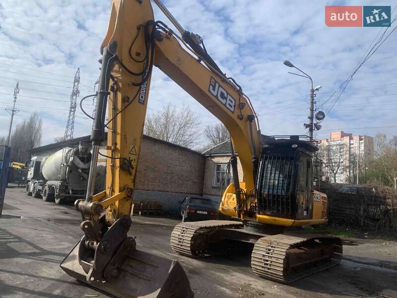 JCB JS 220 2014