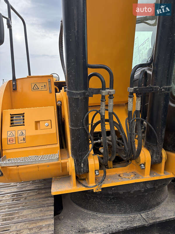 Гусеничний екскаватор JCB JS 220 2013 в Львові