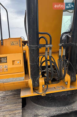 Гусеничний екскаватор JCB JS 220 2013 в 