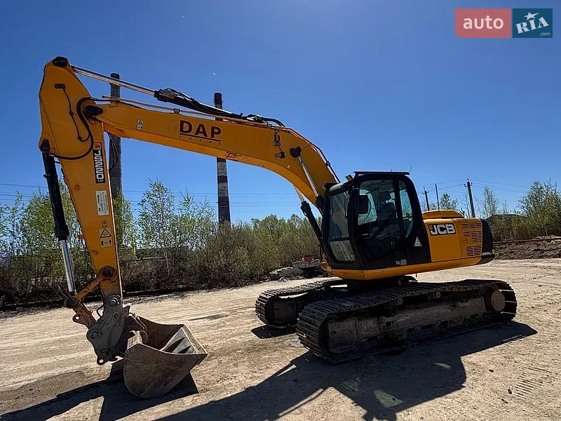 JCB JS 220 2015