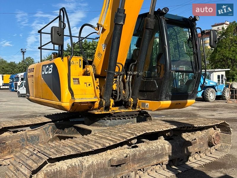 Гусеничный экскаватор JCB JS 220 2012 в Львове