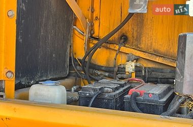 Гусеничный экскаватор JCB JS 220 2012 в Львове
