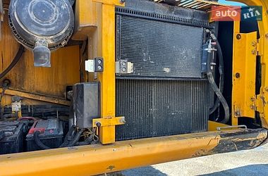 Гусеничный экскаватор JCB JS 220 2012 в Львове