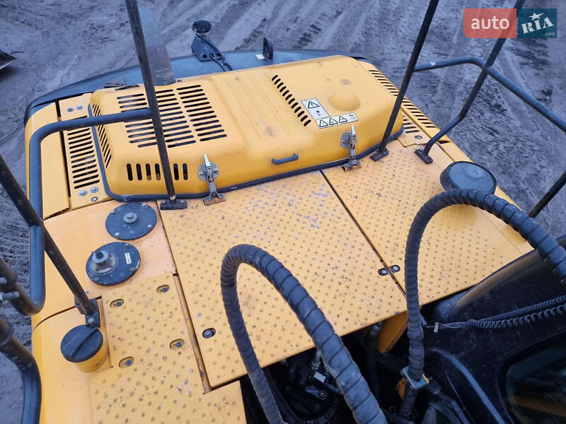 Гусеничный экскаватор JCB JS 220LC T4 2018 в Одессе