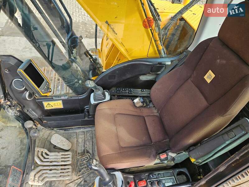 Гусеничный экскаватор JCB JS 220LC 2014 в Киеве