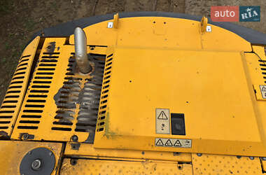 Гусеничний екскаватор JCB JS 220LC 2012 в 