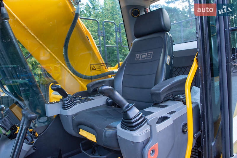 Гусеничный экскаватор JCB JS 220LC 2018 в Житомире