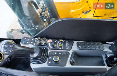Гусеничний екскаватор JCB JS 220LC 2018 в 