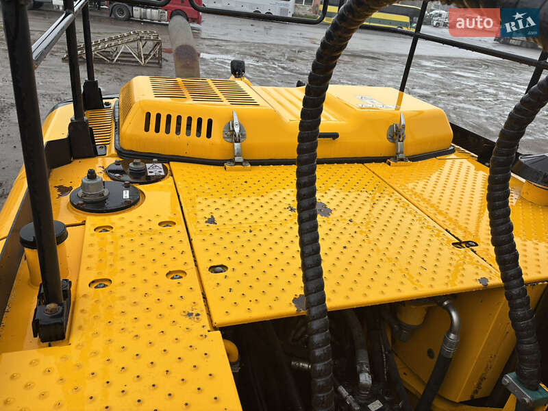 Гусеничний екскаватор JCB JS 220LC 2014 в Львові