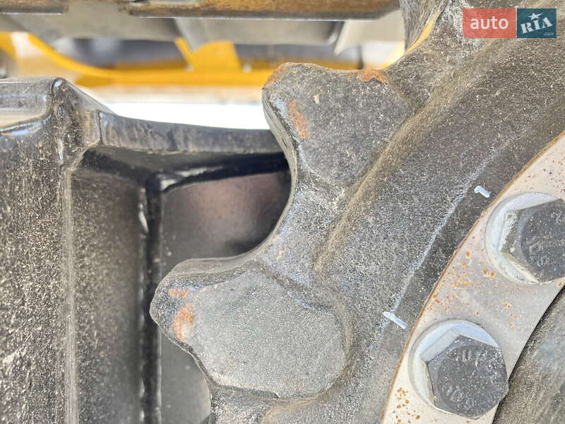 Гусеничный экскаватор JCB JS 220LC 2025 в Киеве