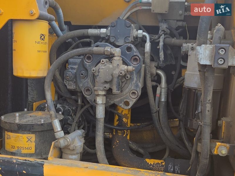 Гусеничный экскаватор JCB JS 220LC 2011 в Львове