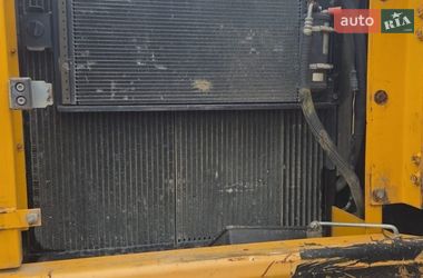 Гусеничный экскаватор JCB JS 220LC 2011 в Львове