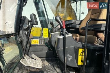 Гусеничный экскаватор JCB JS 220LC 2013 в Львове