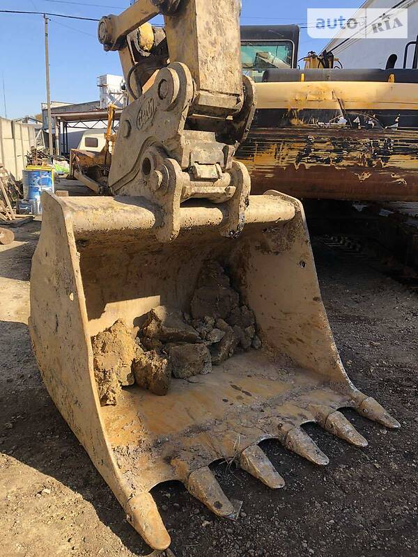 Екскаватор навантажувач JCB JS 240 2004 в Калуші