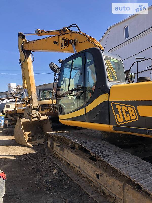 Екскаватор навантажувач JCB JS 240 2004 в Калуші
