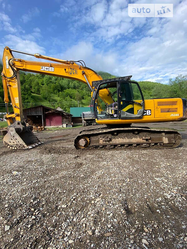 Экскаватор погрузчик JCB JS 240 2005 в Тячеве