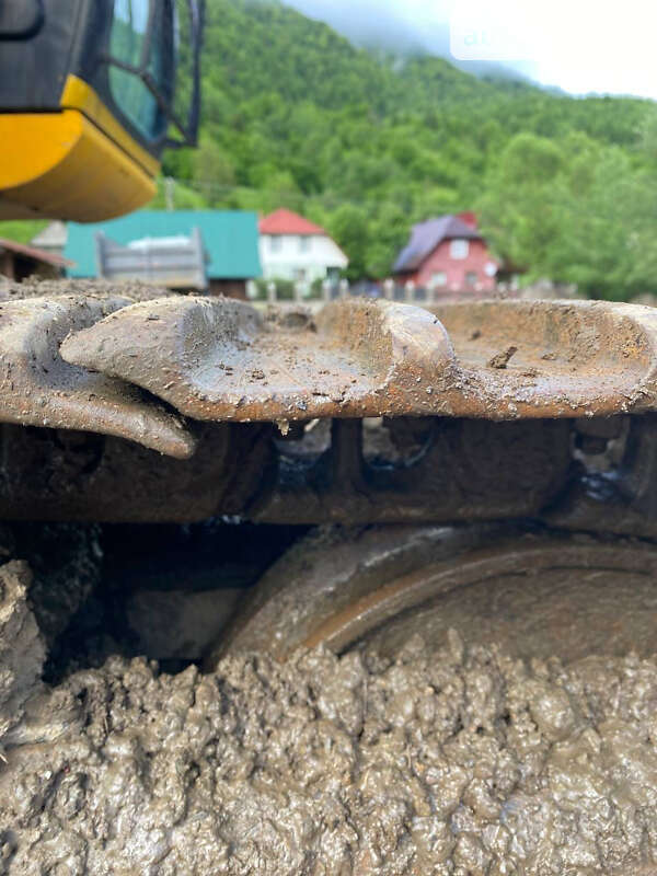 Экскаватор погрузчик JCB JS 240 2005 в Тячеве