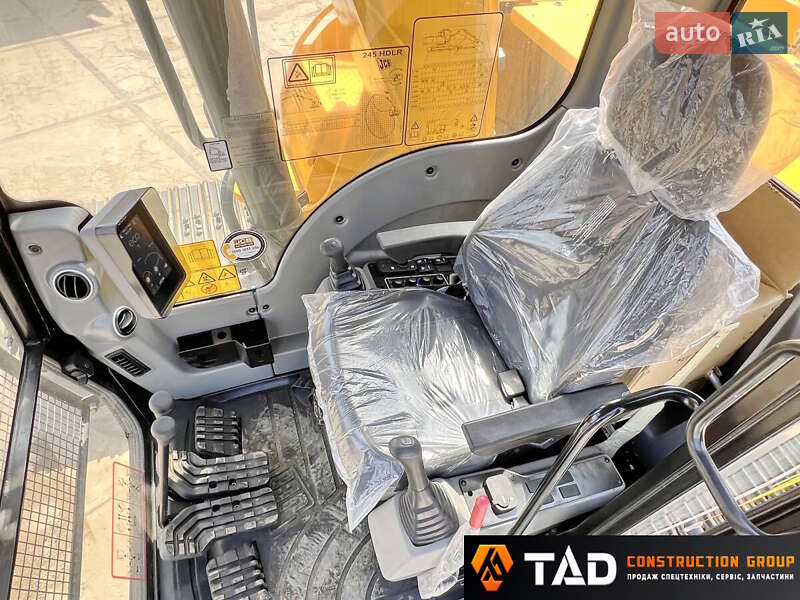 Гусеничный экскаватор JCB JS 240 2024 в Киеве