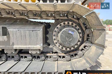 Гусеничный экскаватор JCB JS 240 2024 в 