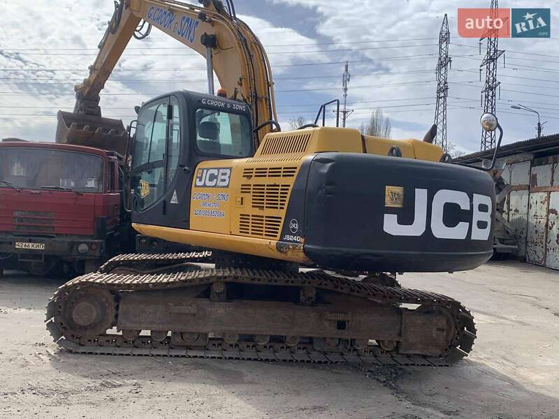 JCB JS 240 2015