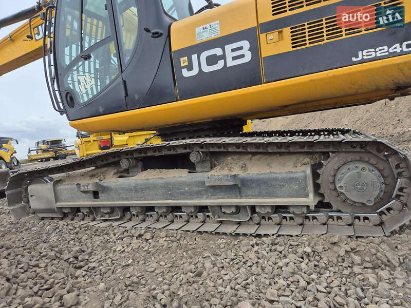 JCB JS 240 2011