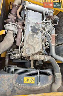 Гусеничный экскаватор JCB JS 240 2011 в 